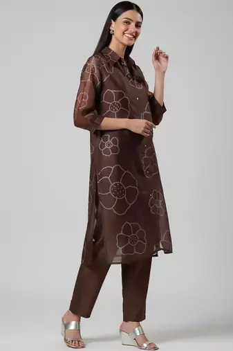 Women Floral Printed Regular Chanderi Silk Kurta with Trousers