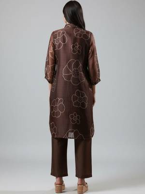 Women Floral Printed Regular Chanderi Silk Kurta with Trousers 4