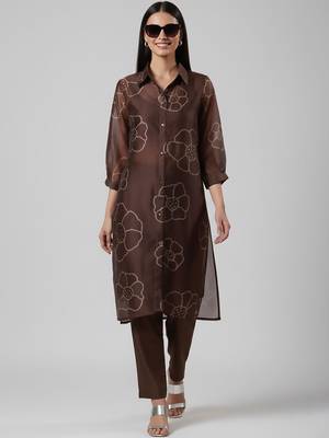 Women Floral Printed Regular Chanderi Silk Kurta with Trousers 6