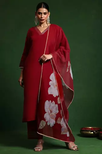 Thread Work V-Neck Straight Kurta With Trousers And Dupatta
