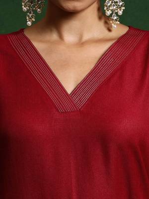 Thread Work V-Neck Straight Kurta With Trousers And Dupatta 3