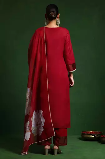 Thread Work V-Neck Straight Kurta With Trousers And Dupatta