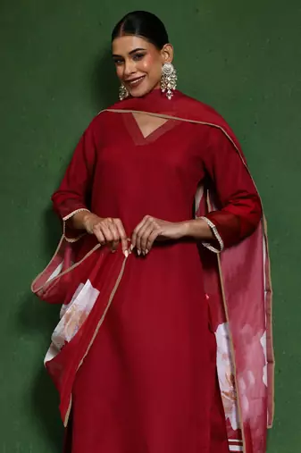 Thread Work V-Neck Straight Kurta With Trousers And Dupatta