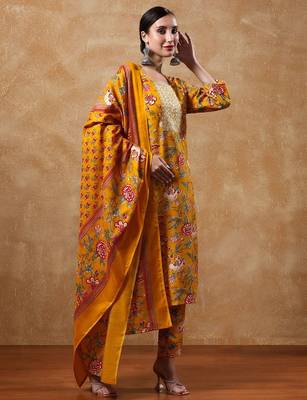 Women Floral Yoke Design Straight Kurta with Trousers & Dupatta 4
