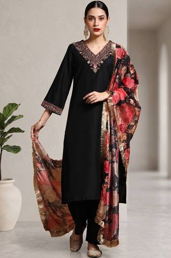 Women Floral Embroidered Regular Thread Work Kurta with Trousers & With Dupatta