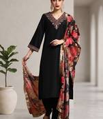 Women Floral Embroidered Regular Thread Work Kurta with Trousers & With Dupatta