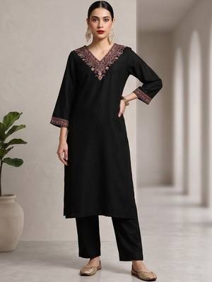Women Floral Embroidered Regular Thread Work Kurta with Trousers & With Dupatta 4