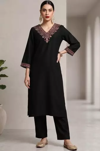 Women Floral Embroidered Regular Thread Work Kurta with Trousers & With Dupatta