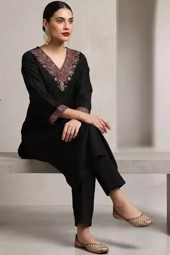 Women Floral Embroidered Regular Thread Work Kurta with Trousers & With Dupatta