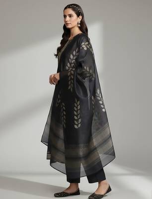 Women Ethnic Motifs Regular Kurta with Trousers & With Dupatta 4