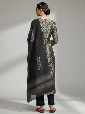 Women Ethnic Motifs Regular Kurta with Trousers & With Dupatta 5