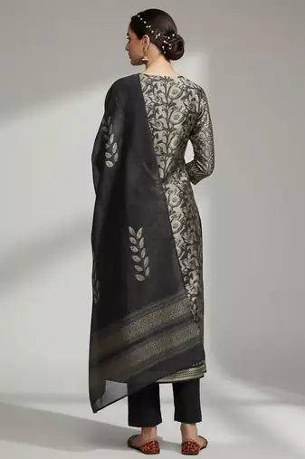 Women Ethnic Motifs Regular Kurta with Trousers & With Dupatta