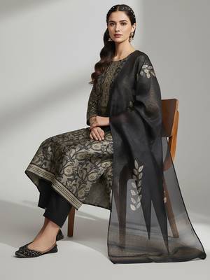 Women Ethnic Motifs Regular Kurta with Trousers & With Dupatta 6