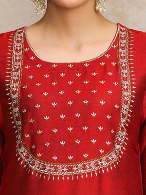 Women Embroidered Regular Kurta with Trousers & With Dupatta 3