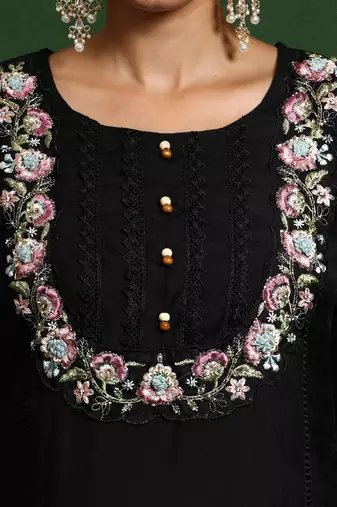 Women Floral Embroidered Regular Thread Work Pure Cotton Kurta with Trousers & With Dupatta