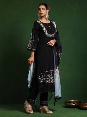Women Floral Embroidered Regular Thread Work Pure Cotton Kurta with Trousers & With Dupatta 4