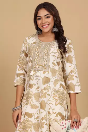 Floral Printed Thread Work Round Neck Straight Kurta With Trousers