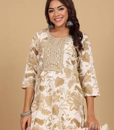 Floral Printed Thread Work Round Neck Straight Kurta With Trousers