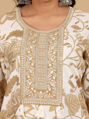 Floral Printed Thread Work Round Neck Straight Kurta With Trousers 3