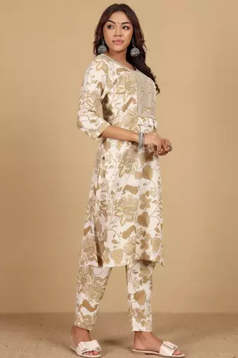 Floral Printed Thread Work Round Neck Straight Kurta With Trousers