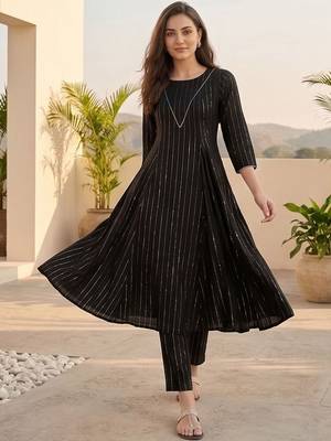 Women Printed Empire Thread Work Silk Crepe Kurta with Trousers 1