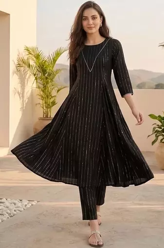 Women Printed Empire Thread Work Silk Crepe Kurta with Trousers