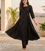 Women Printed Empire Thread Work Silk Crepe Kurta with Trousers