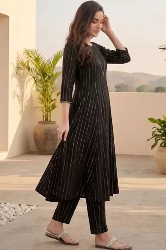 Women Printed Empire Thread Work Silk Crepe Kurta with Trousers
