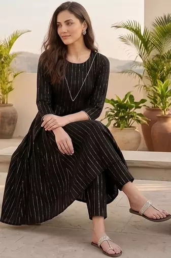 Women Printed Empire Thread Work Silk Crepe Kurta with Trousers