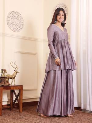Women Regular Kurta with Palazzos 5