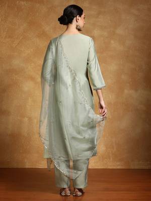 Floral Yoke Design Sequinned Straight Republic Day Kurta With Trousers And Dupatta 6