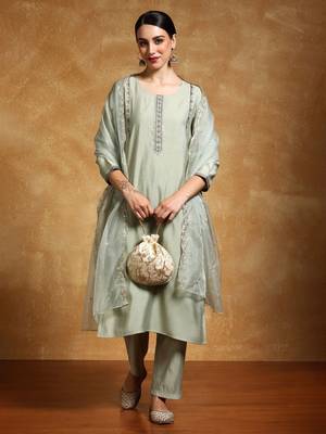 Floral Yoke Design Sequinned Straight Republic Day Kurta With Trousers And Dupatta 1