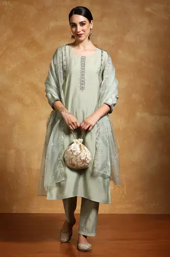 Floral Yoke Design Sequinned Straight Republic Day Kurta With Trousers And Dupatta