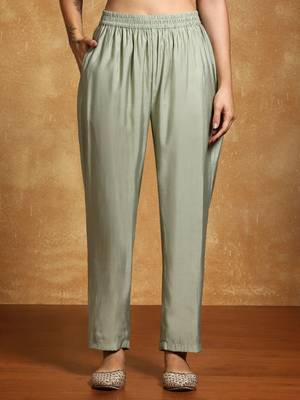 Floral Yoke Design Sequinned Straight Republic Day Kurta With Trousers And Dupatta 7
