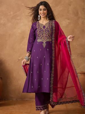 Floral Embroidered Thread Work Notch Neck Straight Kurta With Trousers & Dupatta 1