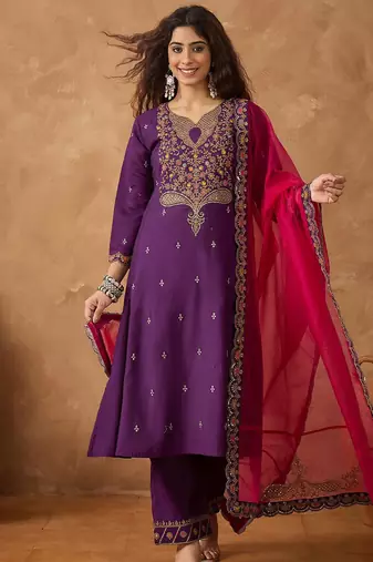 Floral Embroidered Thread Work Notch Neck Straight Kurta With Trousers & Dupatta