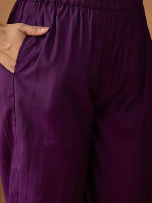 Floral Embroidered Thread Work Notch Neck Straight Kurta With Trousers & Dupatta 3