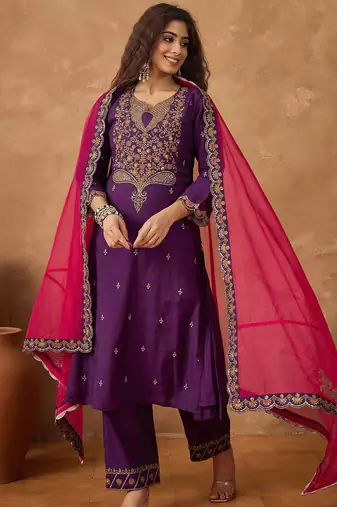 Floral Embroidered Thread Work Notch Neck Straight Kurta With Trousers & Dupatta