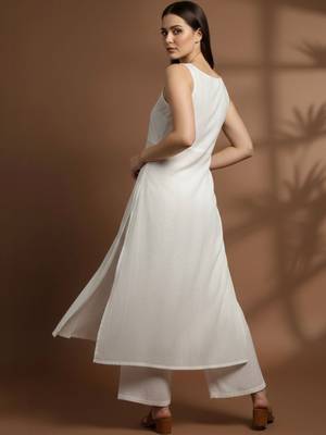 Women Regular Kurta with Palazzos 3