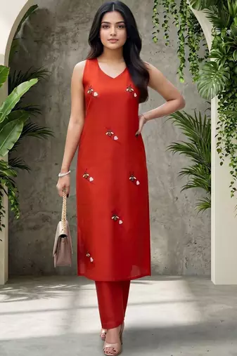 Women Ethnic Motifs Embroidered Regular Thread Work Kurta with Trousers