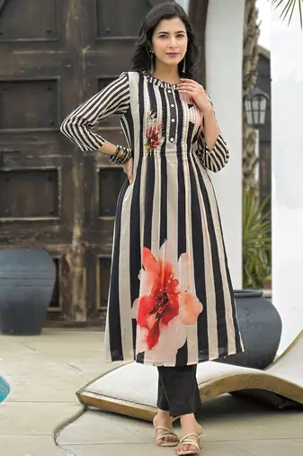 Women Printed Regular Kurta with Trousers