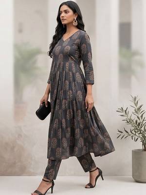 Women Ethnic Motifs Printed Regular Kurta with Trousers & With Dupatta 2