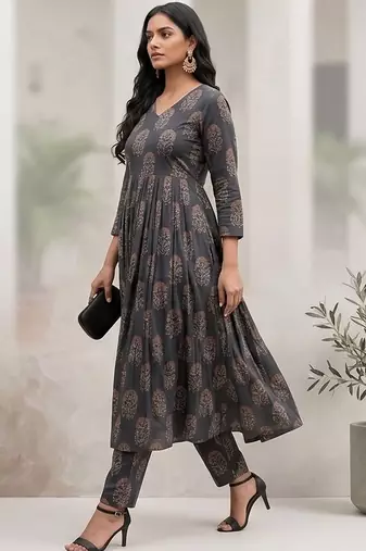 Women Ethnic Motifs Printed Regular Kurta with Trousers & With Dupatta