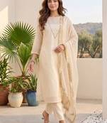 Women Ethnic Motifs Yoke Design Regular Thread Work Kurta with Trousers & With Dupatta