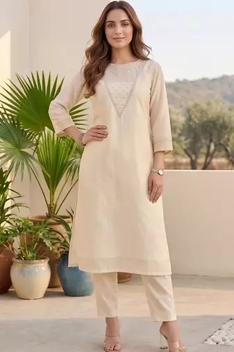 Women Ethnic Motifs Yoke Design Regular Thread Work Kurta with Trousers & With Dupatta