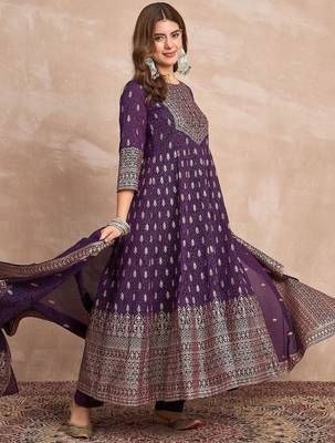 Ethnic Motifs Printed Zari Anarkali Kurta With Trousers And Dupatta 6