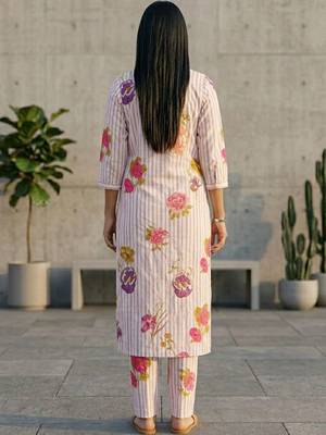 Women Floral Printed Regular Chanderi Silk Kurta with Trousers 3