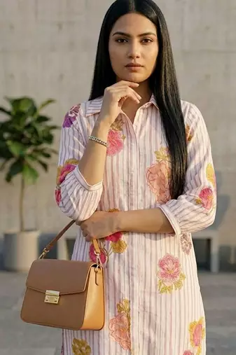 Women Floral Printed Regular Chanderi Silk Kurta with Trousers