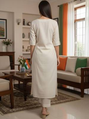 Women Regular Thread Work Kurta with Trousers 2