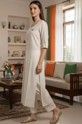 Women Regular Thread Work Kurta with Trousers